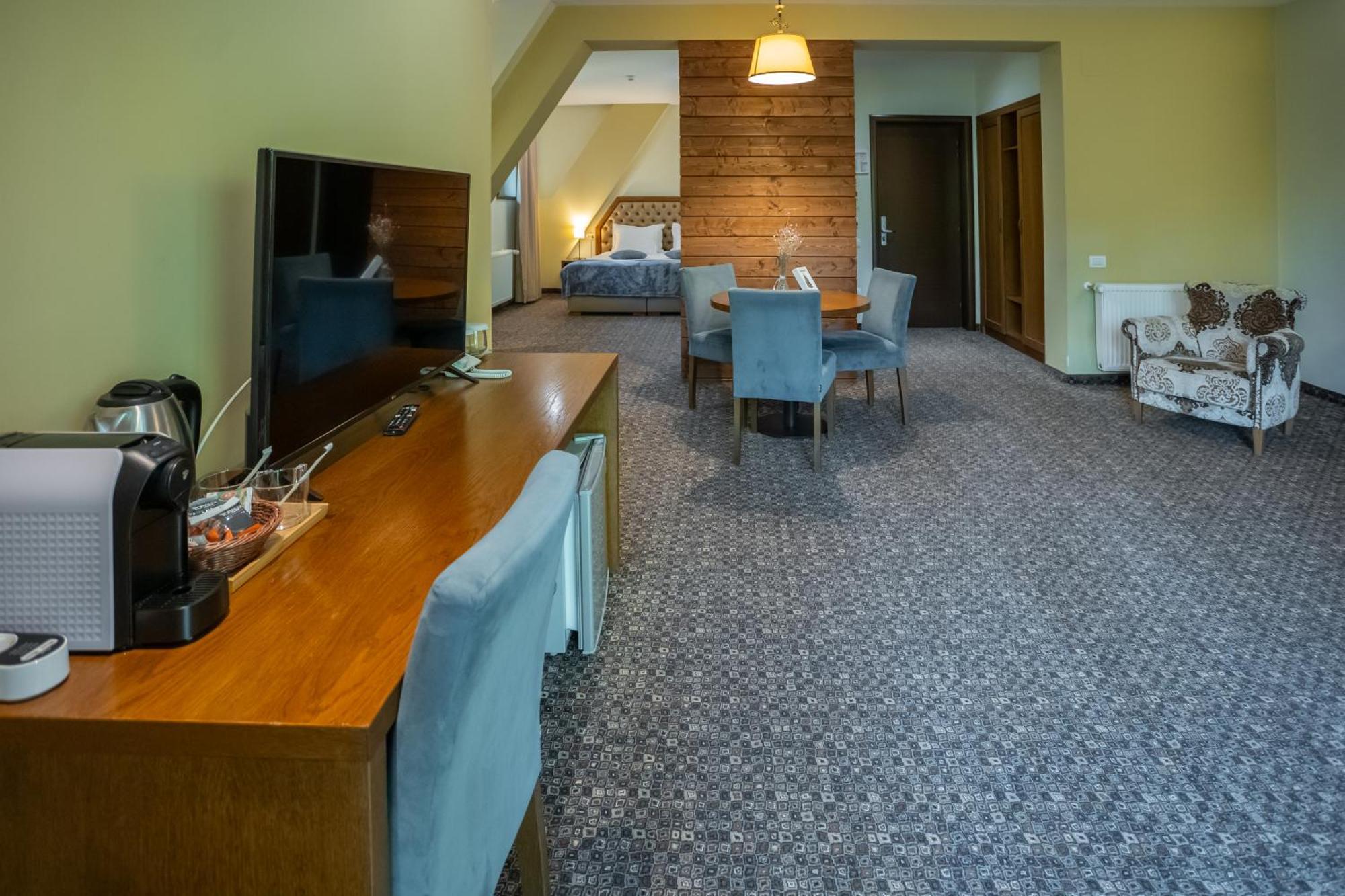 Opus Villa Σινάια Εξωτερικό φωτογραφία Suite room