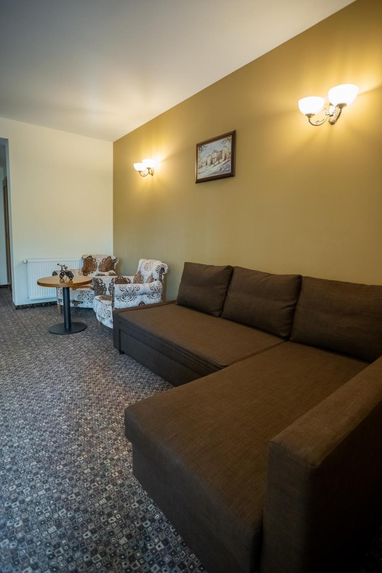 Opus Villa Σινάια Εξωτερικό φωτογραφία A typical hotel room in the Czech Republic