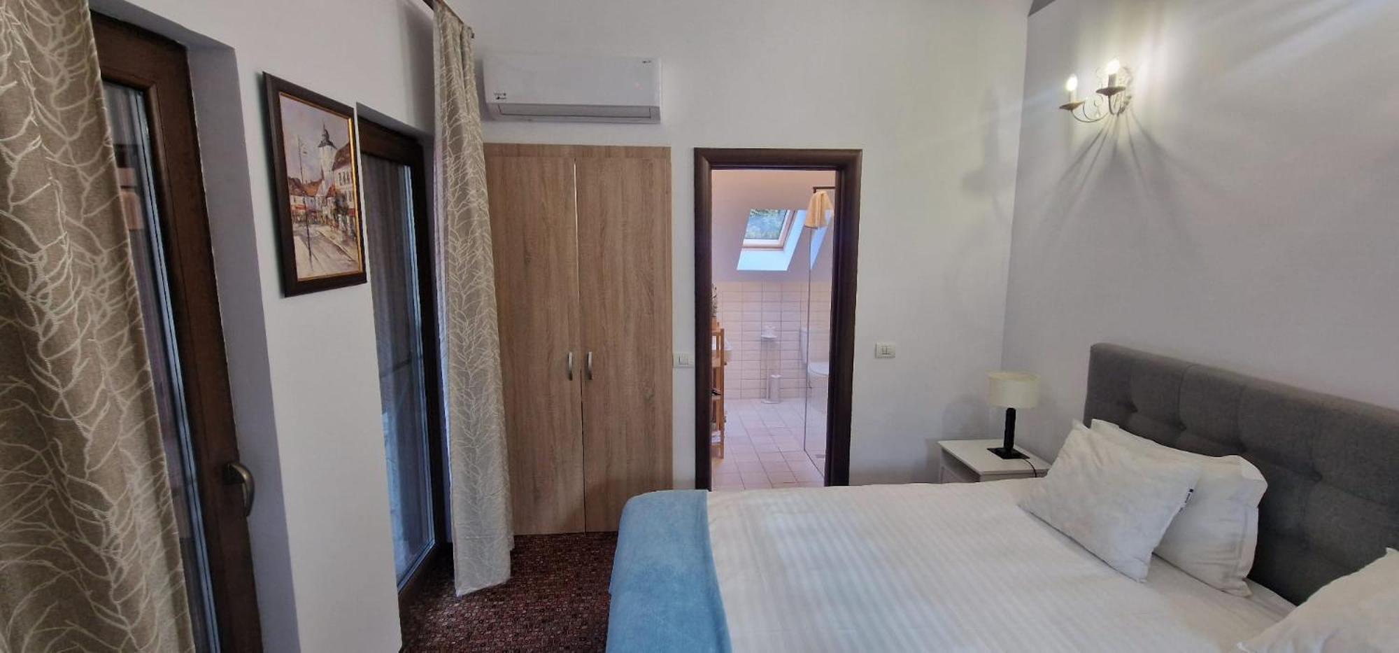 Opus Villa Σινάια Εξωτερικό φωτογραφία A bedroom in the hotel